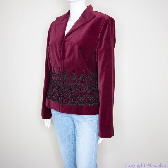 Maggy London 100% cotton embossment burgundy velvet blazer jacket, size 10 - Picture 15 of 16